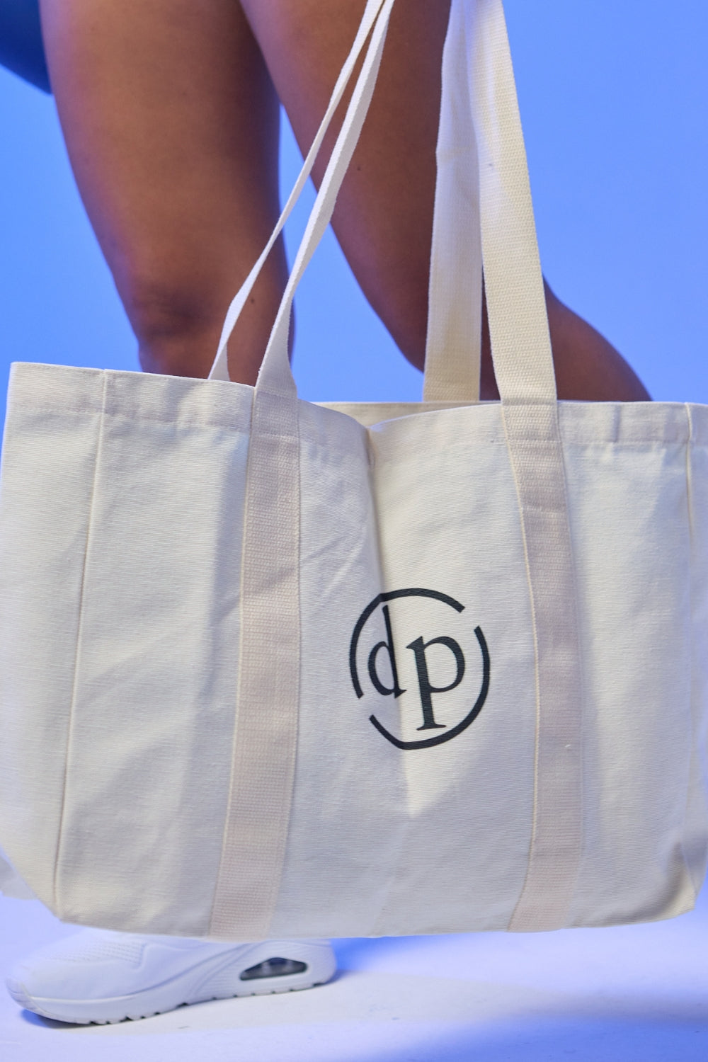 תיק גדול לאימון עם כיס פנימי ונסתר של המותג dp